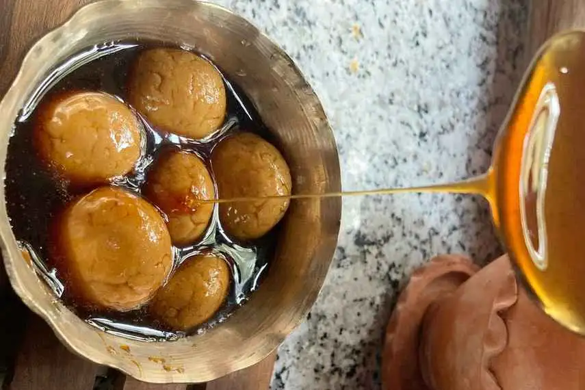 Discover Kolkata's Flavours: A Heritage Food Tour