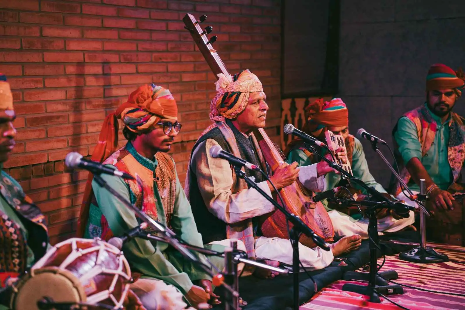 Suno Bhai Sadho-with Shri Prahalad Singh Tipaniya
